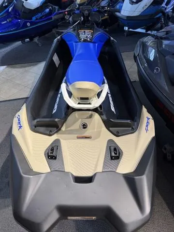 Slide: The Image of Sea-Doo Spark Trixx For 3 Rotax 900 ACE - 90 Ibr A 2025 - 5