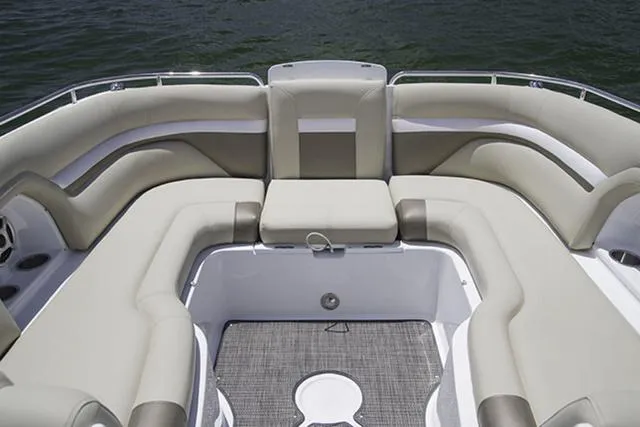 Slide: The Image of Hurricane SunDeck 2486 OB 2025 - 17