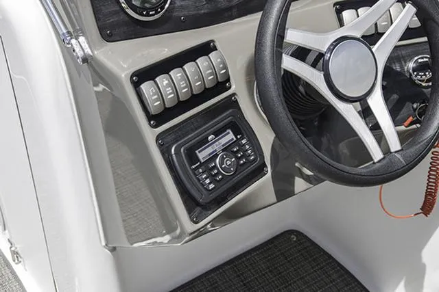 Slide: The Image of Hurricane SunDeck 2486 OB 2025 - 28