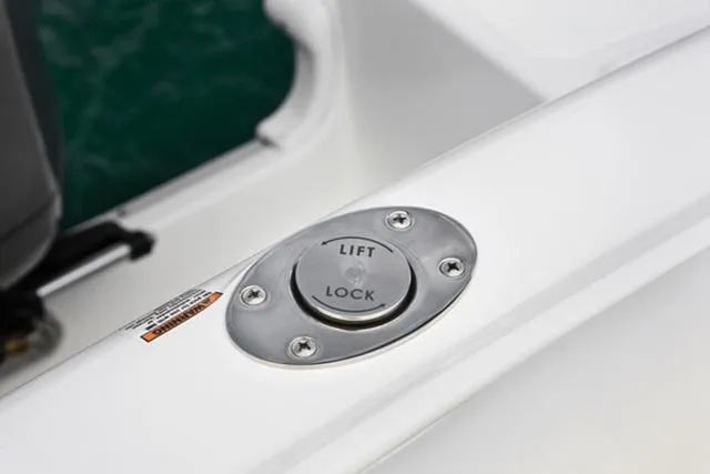 Slide: The Image of Hurricane SunDeck 2486 OB 2025 - 32