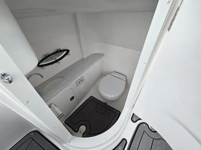 Slide: The Image of Hurricane SunDeck 2486 OB 2025 - 9