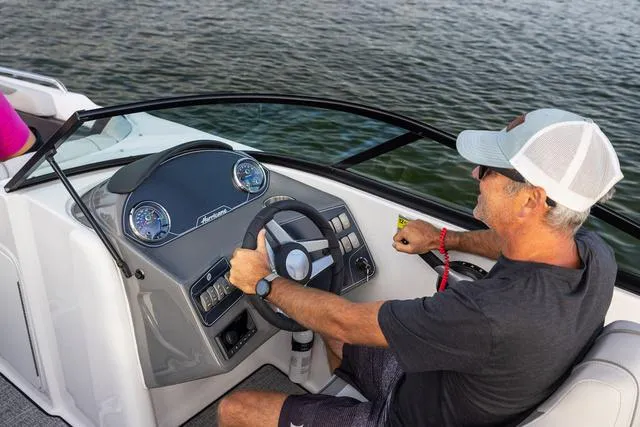 Slide: The Image of Hurricane SunDeck 2400 OB 2025 - 15