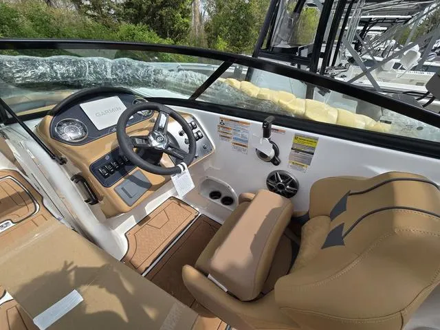 Slide: The Image of Hurricane SunDeck 2400 OB 2025 - 7