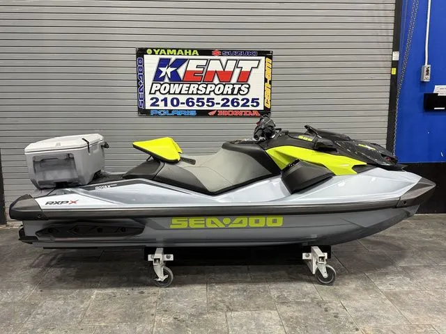 Slide: The Image of Sea-Doo RXP-X 325 2024 - 14