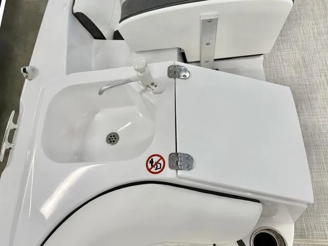 Slide: The Image of Stingray 192SC 2025 - 4