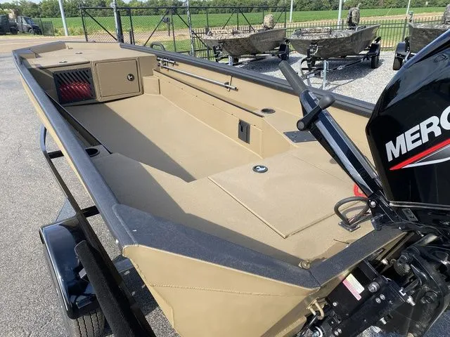 Slide: The Image of Excel Eclipse 17' 2025 - 7