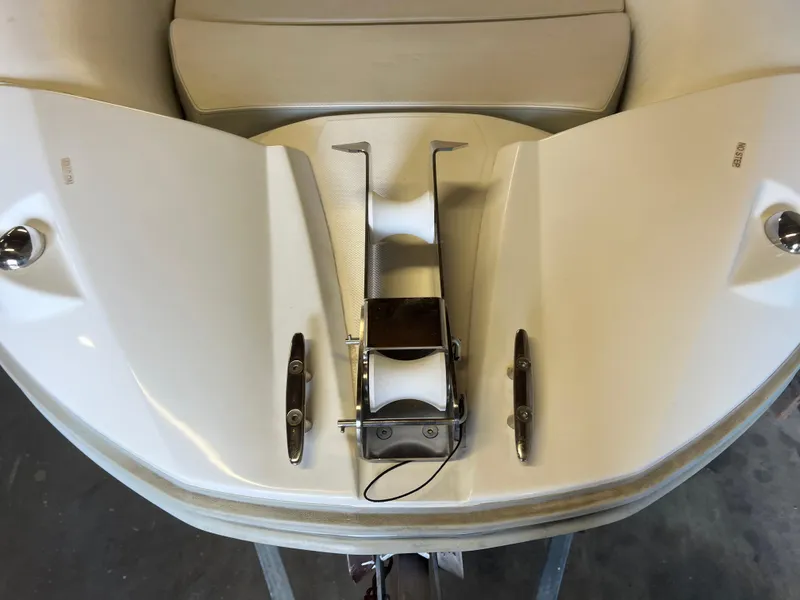 Slide: The Image of 2020 Zodiac N-ZO 600 boat bow with anchor roller and cleats. - 30