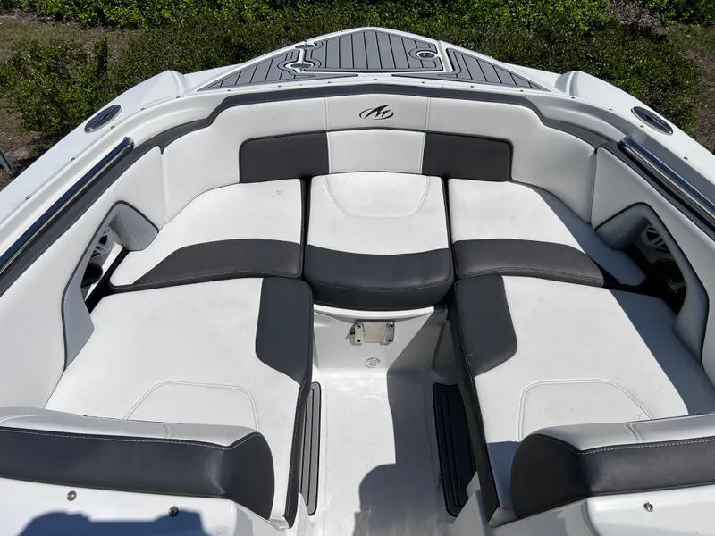 Slide: The Image of Monterey M45 Powered by 250 Verado w. ONLY 140 HOURS 2022 - 52