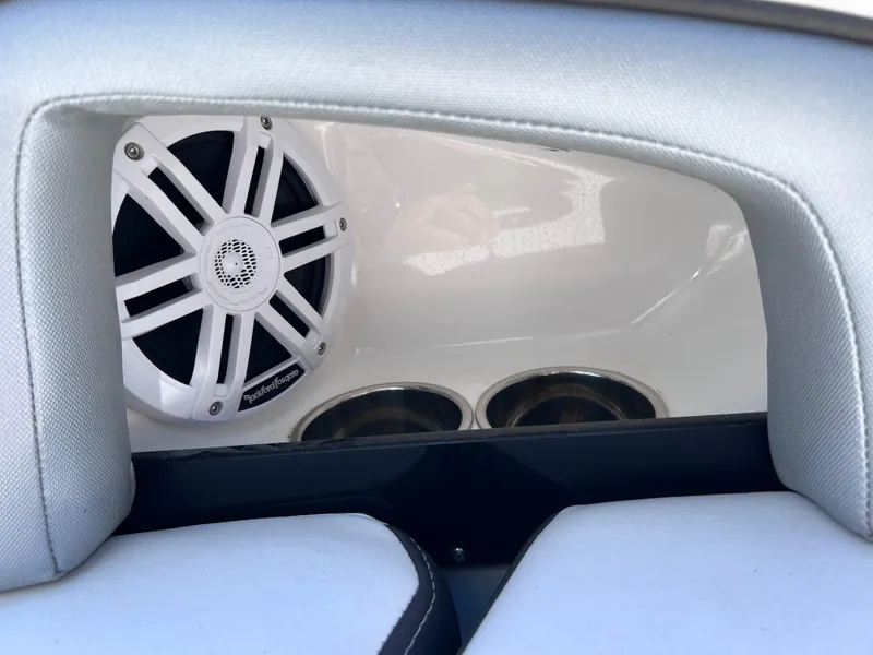 Slide: The Image of Monterey M45 Powered by 250 Verado w. ONLY 140 HOURS 2022 - 54