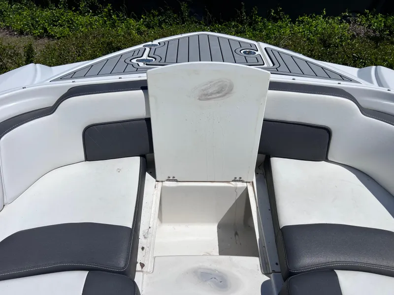 Slide: The Image of Monterey M45 Powered by 250 Verado w. ONLY 140 HOURS 2022 - 55