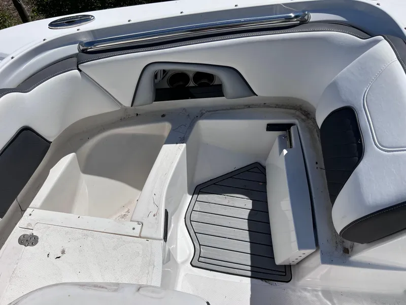 Slide: The Image of Monterey M45 Powered by 250 Verado w. ONLY 140 HOURS 2022 - 56