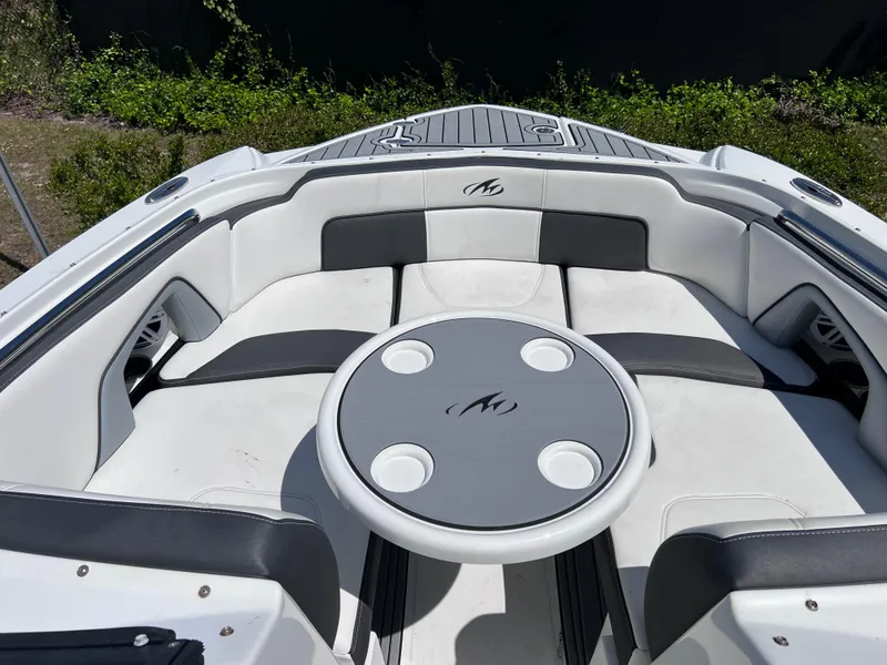 Slide: The Image of Monterey M45 Powered by 250 Verado w. ONLY 140 HOURS 2022 - 60