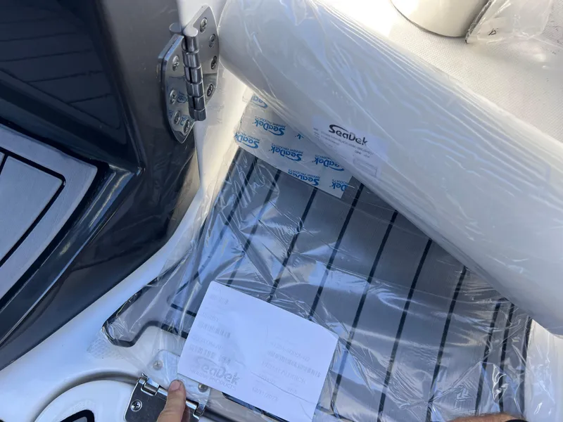 Slide: The Image of Monterey M45 Powered by 250 Verado w. ONLY 140 HOURS 2022 - 61