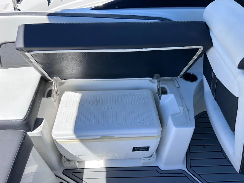 Slide: The Image of Monterey M45 Powered by 250 Verado w. ONLY 140 HOURS 2022 - 62