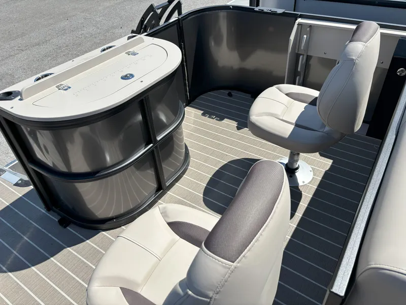 Slide: The Image of Bentley Pontoons 200FNC 2025 - 11