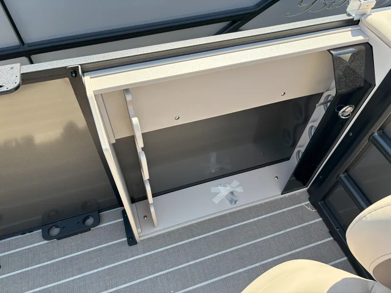 Slide: The Image of Bentley Pontoons 200FNC 2025 - 13