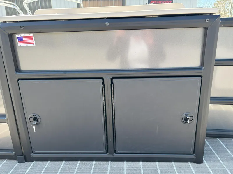 Slide: The Image of Bentley Pontoons 200FNC 2025 - 23