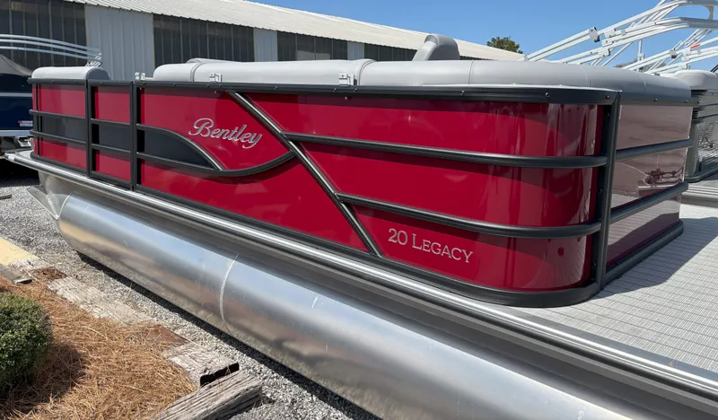The Image of Bentley Pontoons Legacy 203XL 2025 - 1