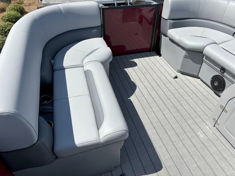 Slide: The Image of Bentley Pontoons Legacy 203XL 2025 - 11