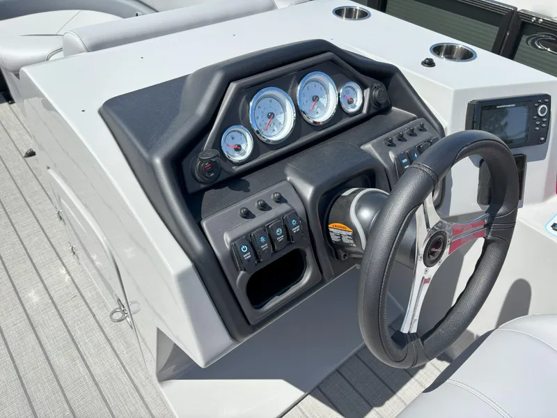 Slide: The Image of Bentley Pontoons Legacy 203XL 2025 - 12