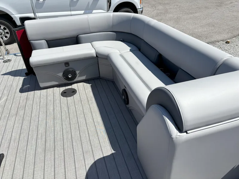 Slide: The Image of Bentley Pontoons Legacy 203XL 2025 - 14