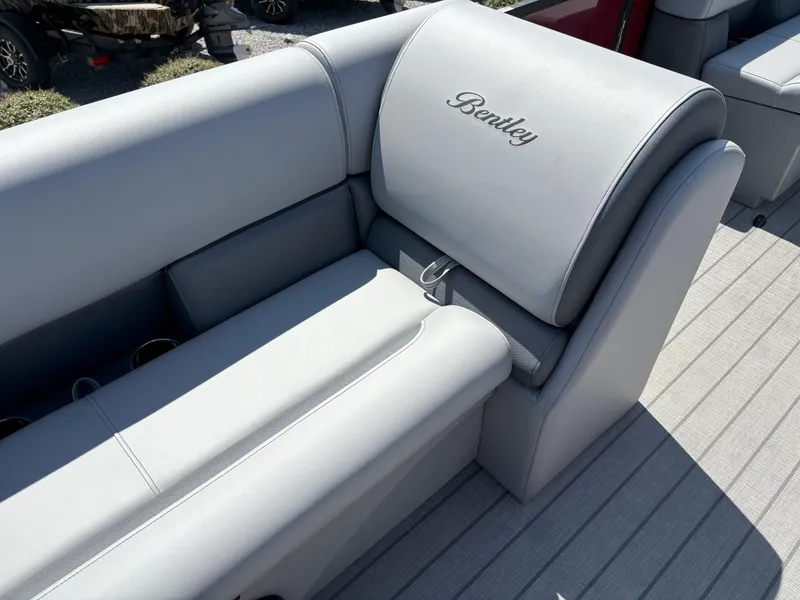 Slide: The Image of Bentley Pontoons Legacy 203XL 2025 - 15