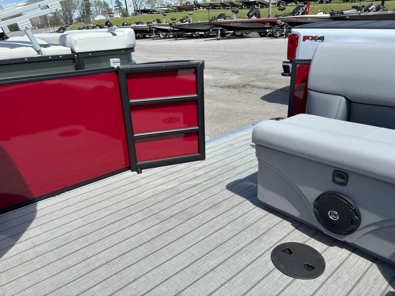 Slide: The Image of Bentley Pontoons Legacy 203XL 2025 - 19
