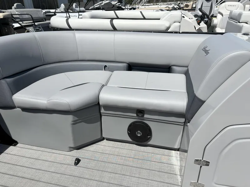 Slide: The Image of Bentley Pontoons Legacy 203XL 2025 - 3