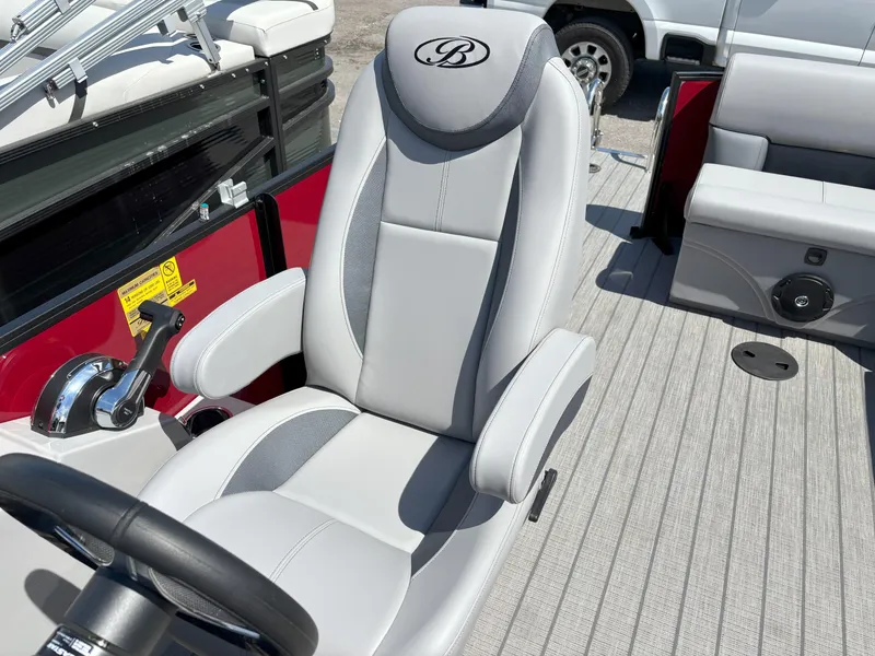 Slide: The Image of Bentley Pontoons Legacy 203XL 2025 - 5