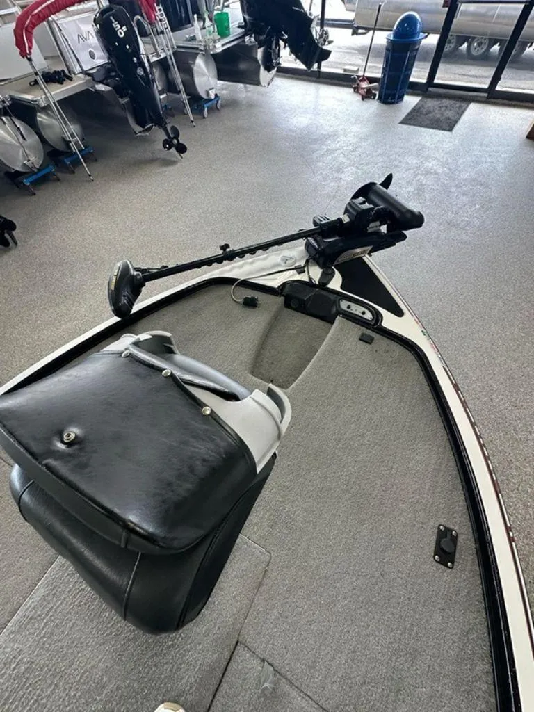 Slide: The Image of Tracker Nitro Z-6SC 2011 - 4