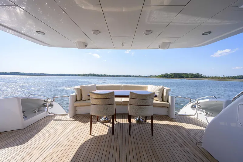 Slide: The Image of Hatteras 80 Motor Yacht 2004 - 17