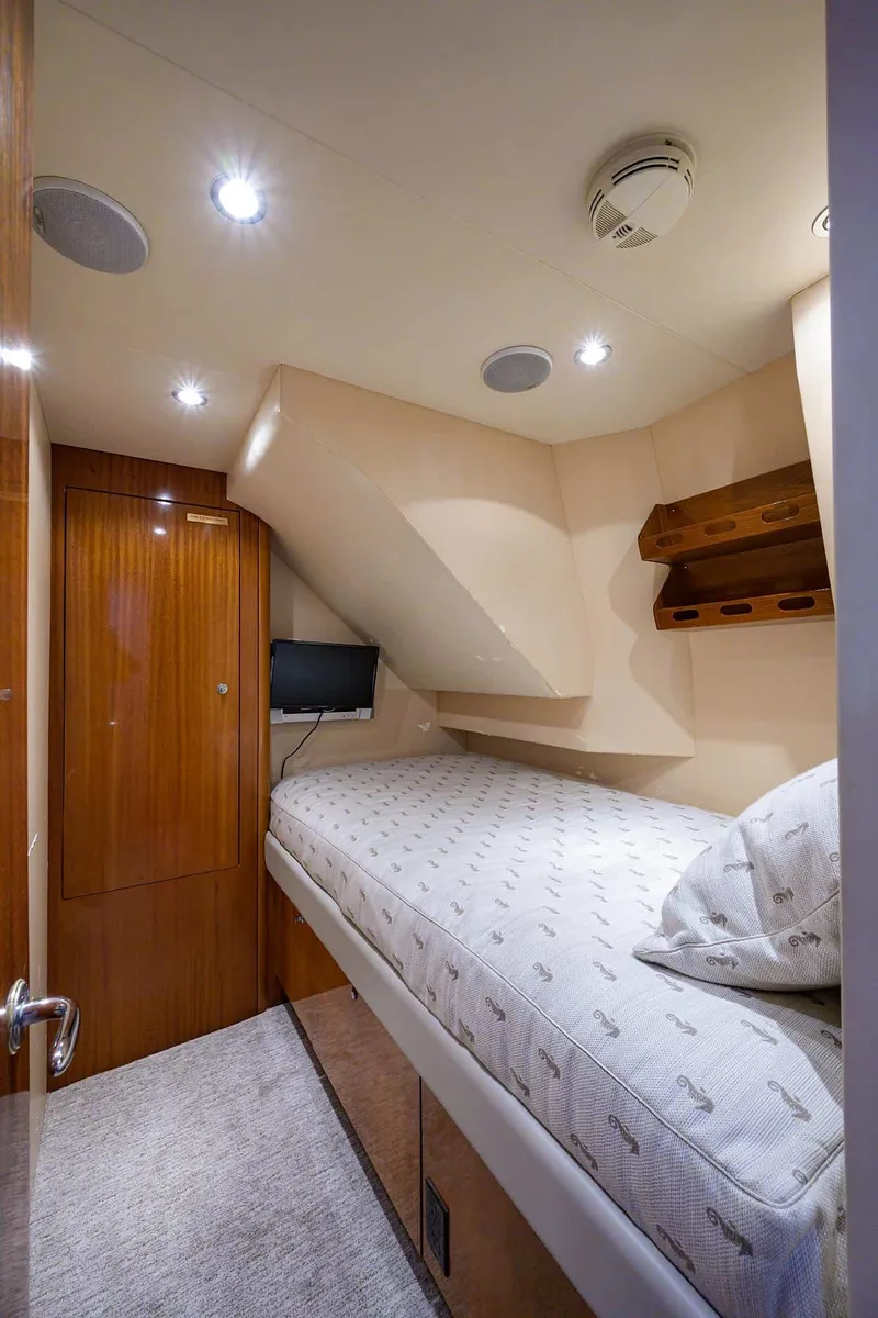 Slide: The Image of Hatteras 80 Motor Yacht 2004 - 98