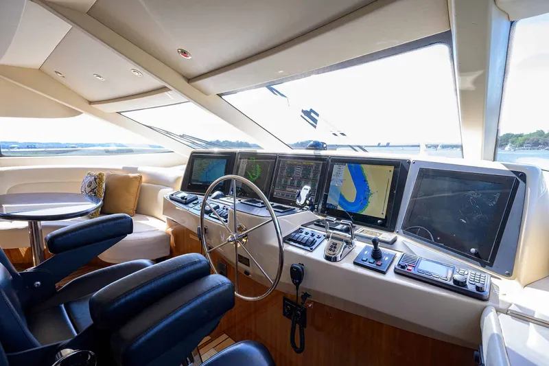 Slide: The Image of Hatteras 80 Motor Yacht 2004 - 72