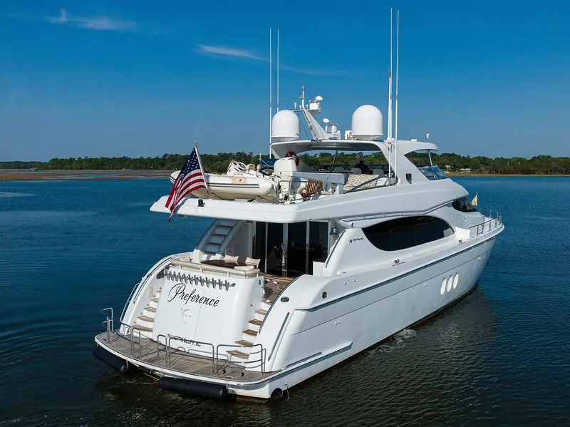 Slide: The Image of Hatteras 80 Motor Yacht 2004 - 3