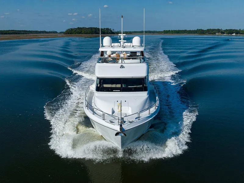Slide: The Image of Hatteras 80 Motor Yacht 2004 - 10