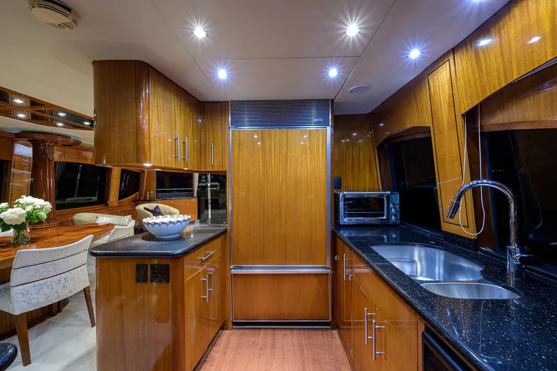 Slide: The Image of Hatteras 80 Motor Yacht 2004 - 64