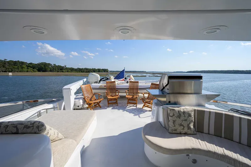 Slide: The Image of Hatteras 80 Motor Yacht 2004 - 25