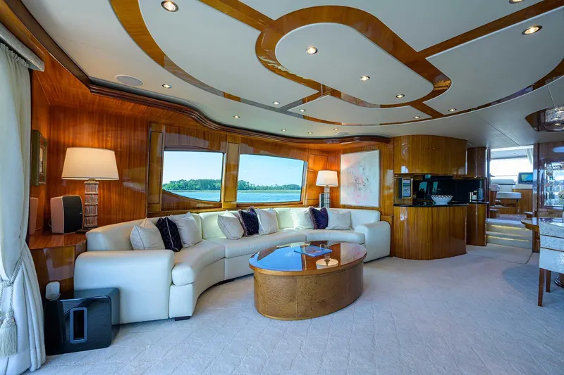 Slide: The Image of Hatteras 80 Motor Yacht 2004 - 48