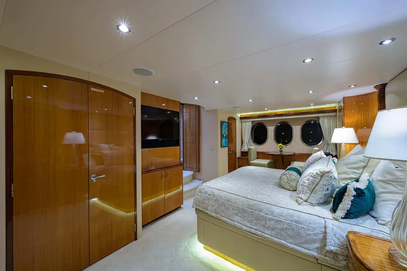 Slide: The Image of Hatteras 80 Motor Yacht 2004 - 88