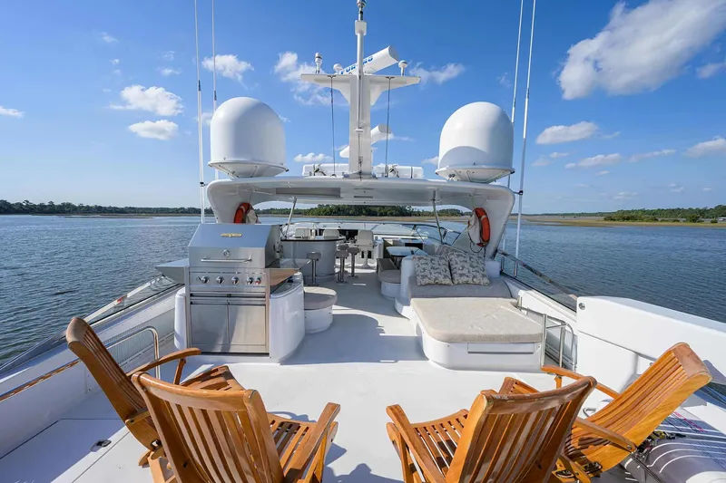 Slide: The Image of Hatteras 80 Motor Yacht 2004 - 28
