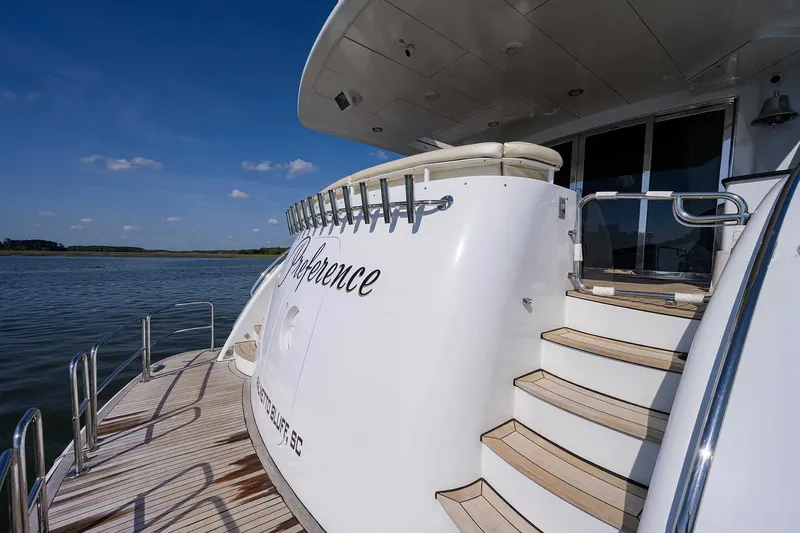 Slide: The Image of Hatteras 80 Motor Yacht 2004 - 108