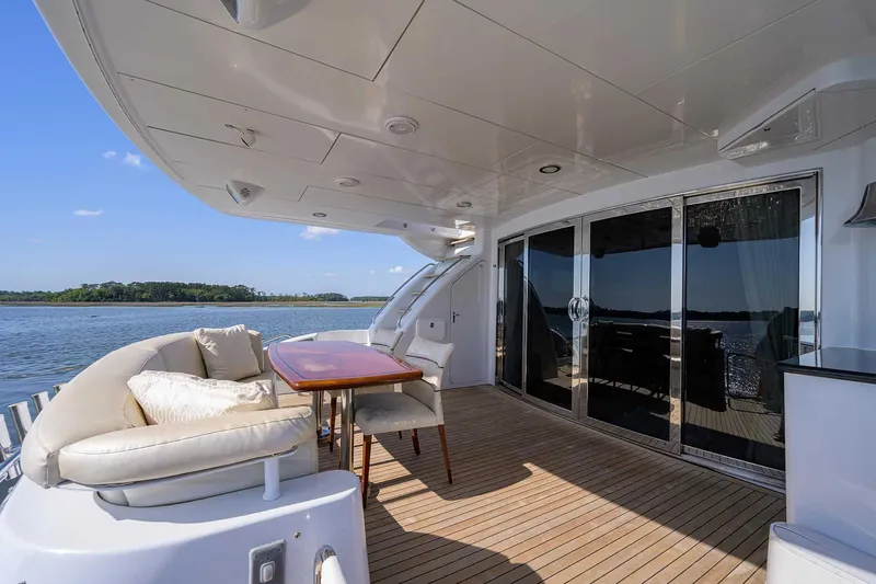 Slide: The Image of Hatteras 80 Motor Yacht 2004 - 18