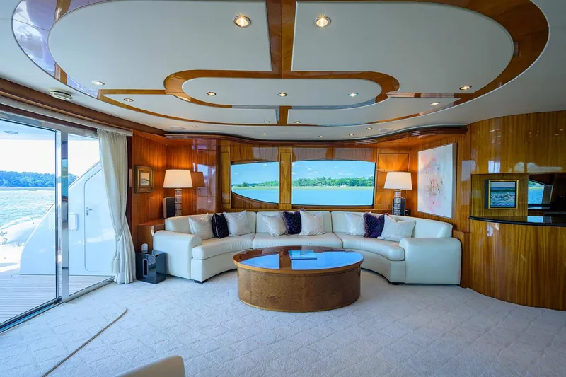 Slide: The Image of Hatteras 80 Motor Yacht 2004 - 50