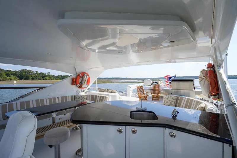 Slide: The Image of Hatteras 80 Motor Yacht 2004 - 42