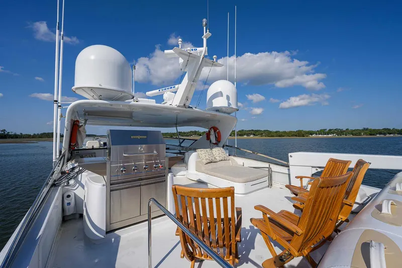 Slide: The Image of Hatteras 80 Motor Yacht 2004 - 30