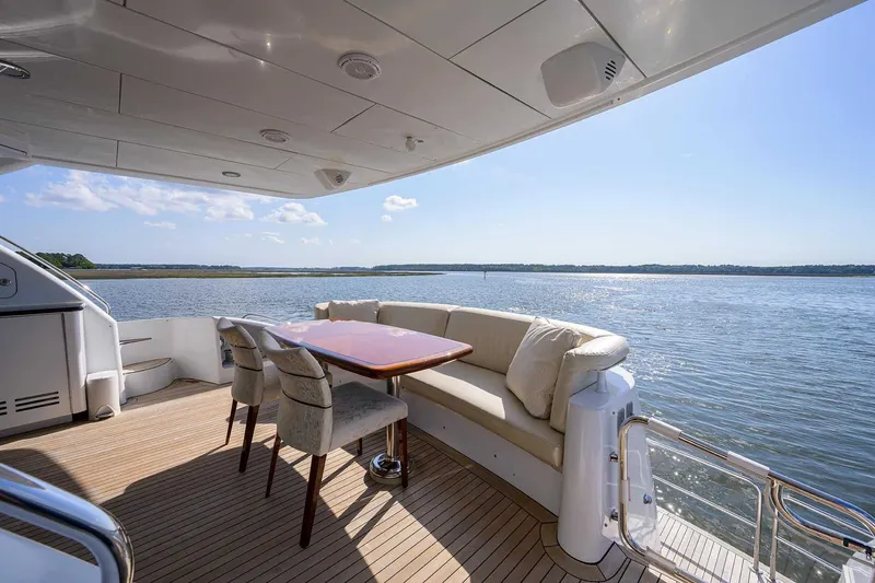 Slide: The Image of Hatteras 80 Motor Yacht 2004 - 15