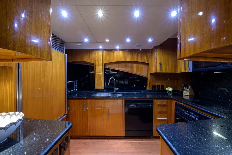 Slide: The Image of Hatteras 80 Motor Yacht 2004 - 63