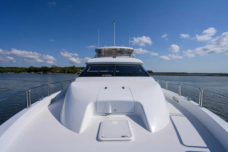 Slide: The Image of Hatteras 80 Motor Yacht 2004 - 22