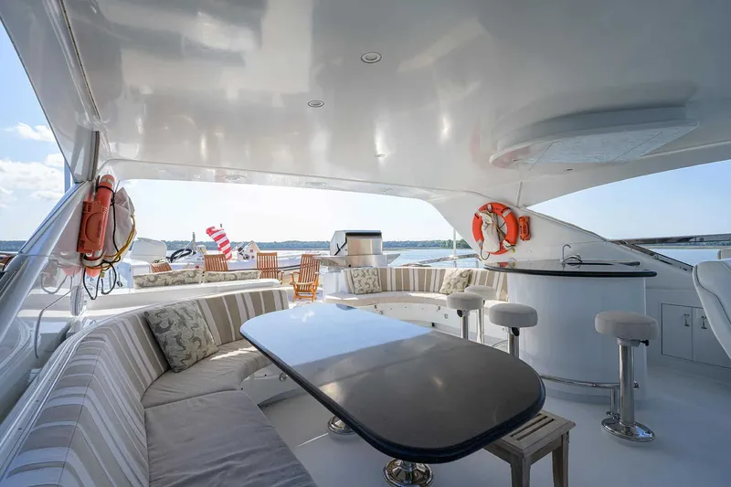 Slide: The Image of Hatteras 80 Motor Yacht 2004 - 41