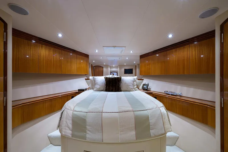 Slide: The Image of Hatteras 80 Motor Yacht 2004 - 89